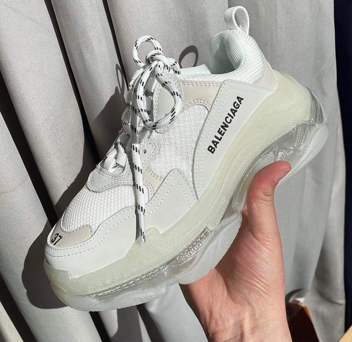 balenciaga triple s olx